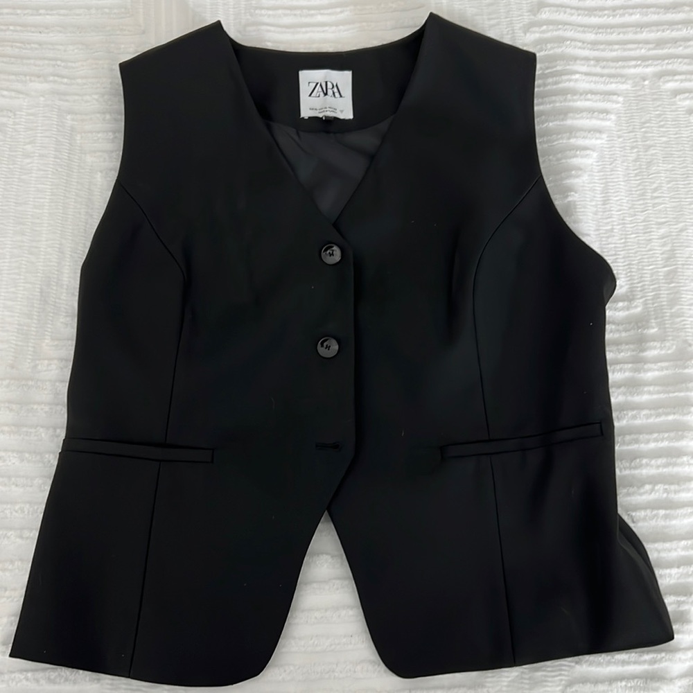 Zara vest waistcoat black from Madrid Spain open back club but fits more like Lg